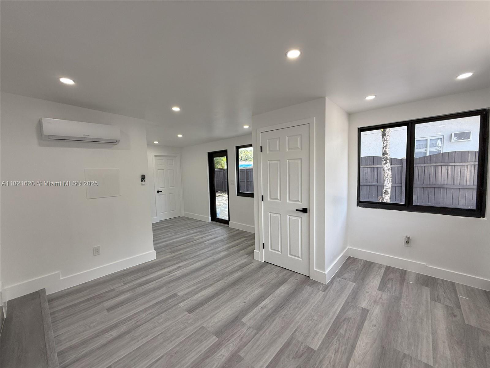 240 SW 55th Ave