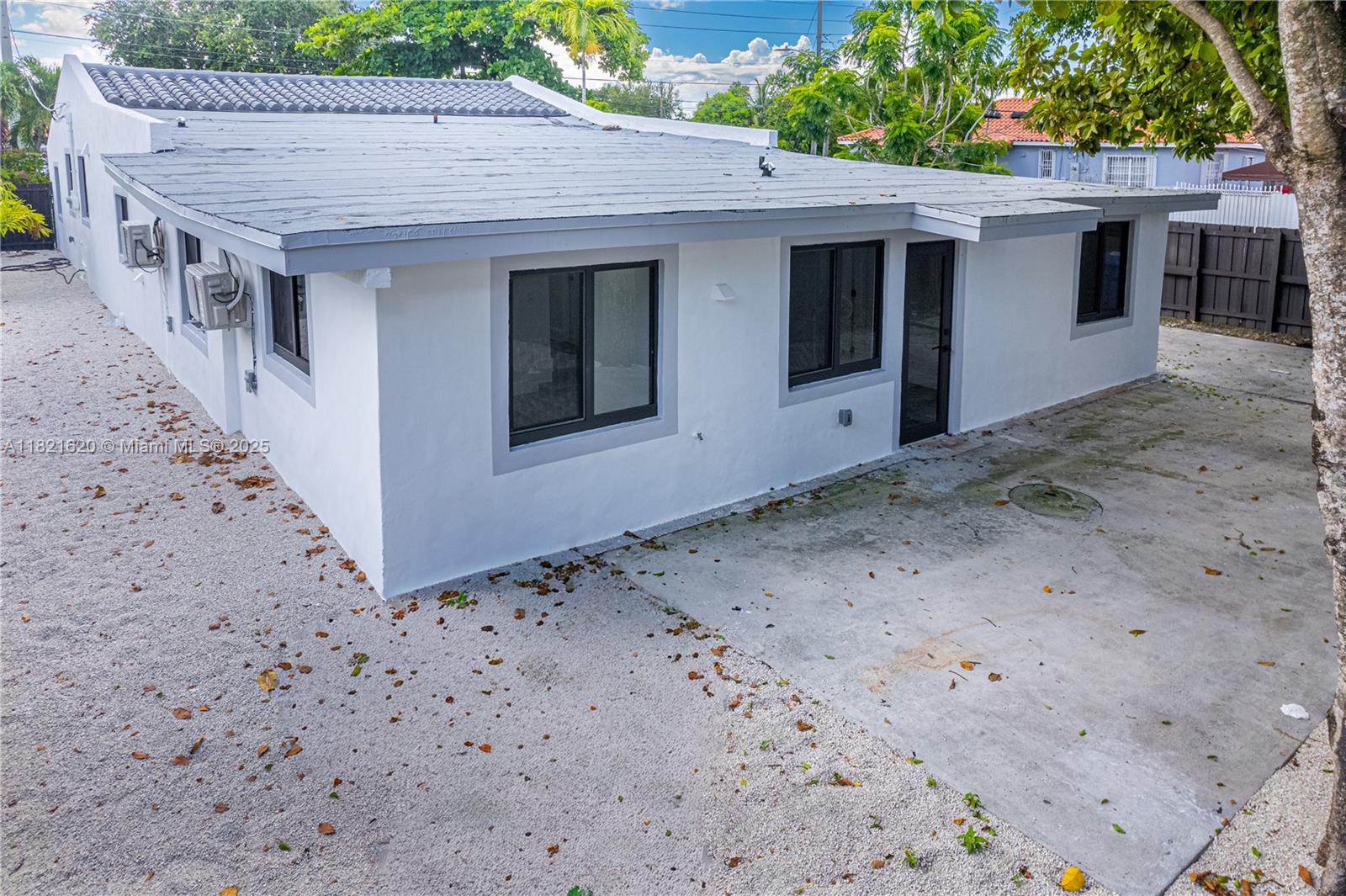 240 SW 55th Ave