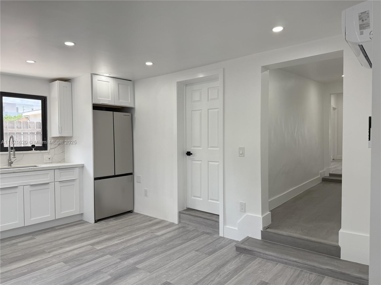 240 SW 55th Ave