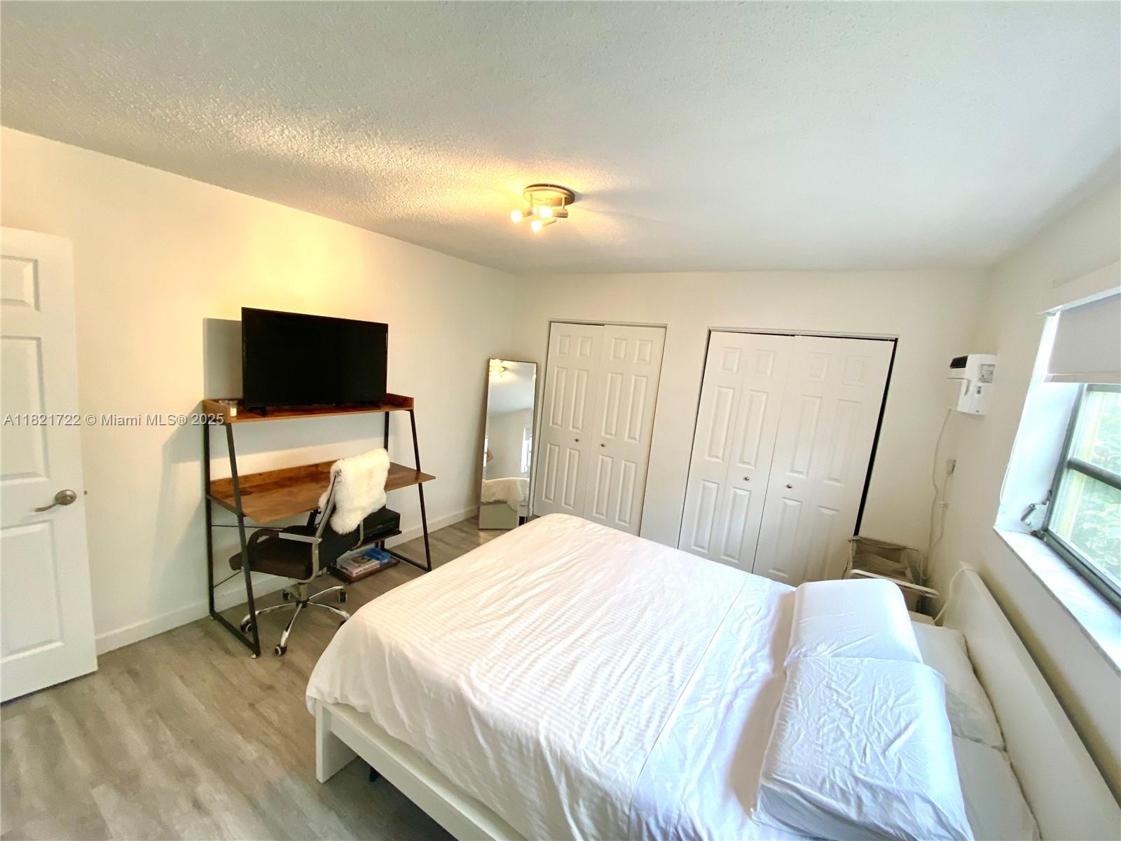 734 Meridian Ave # 4R