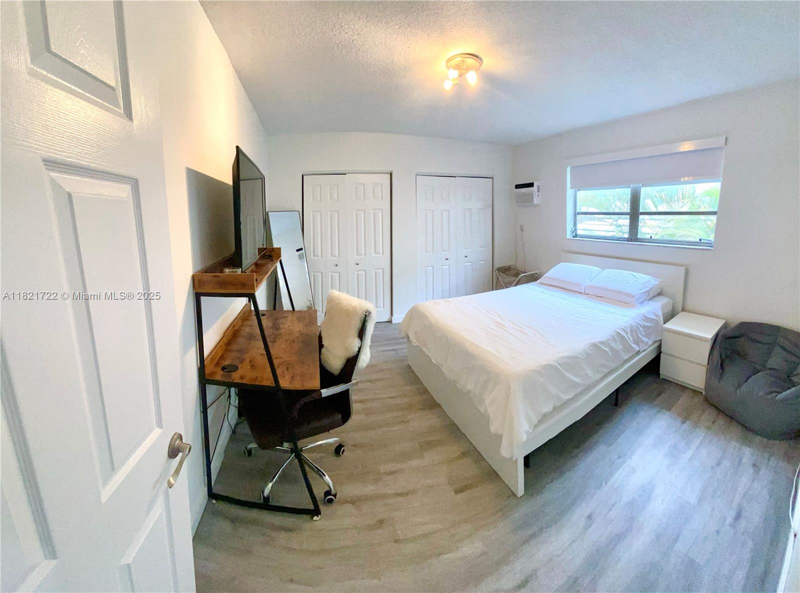 734 Meridian Ave # 4R
