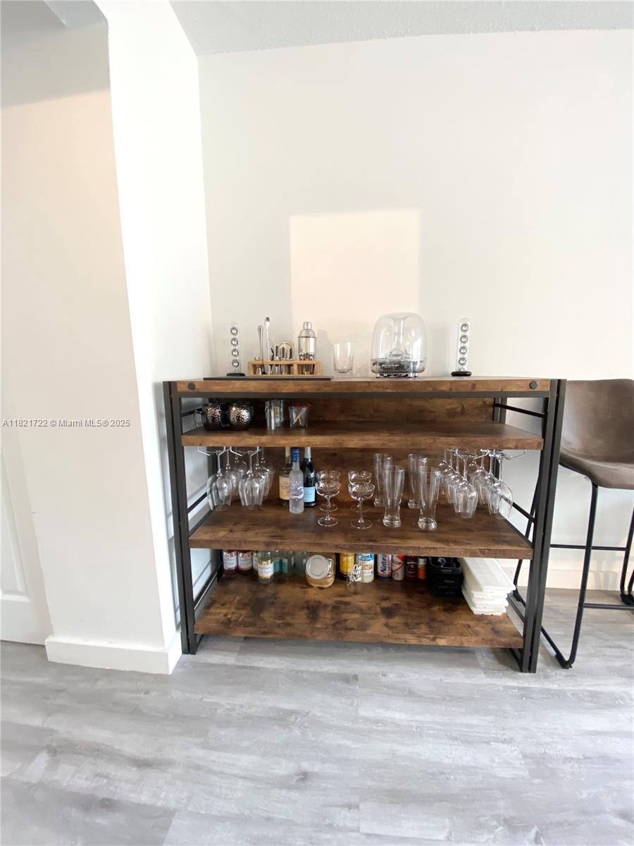 734 Meridian Ave # 4R