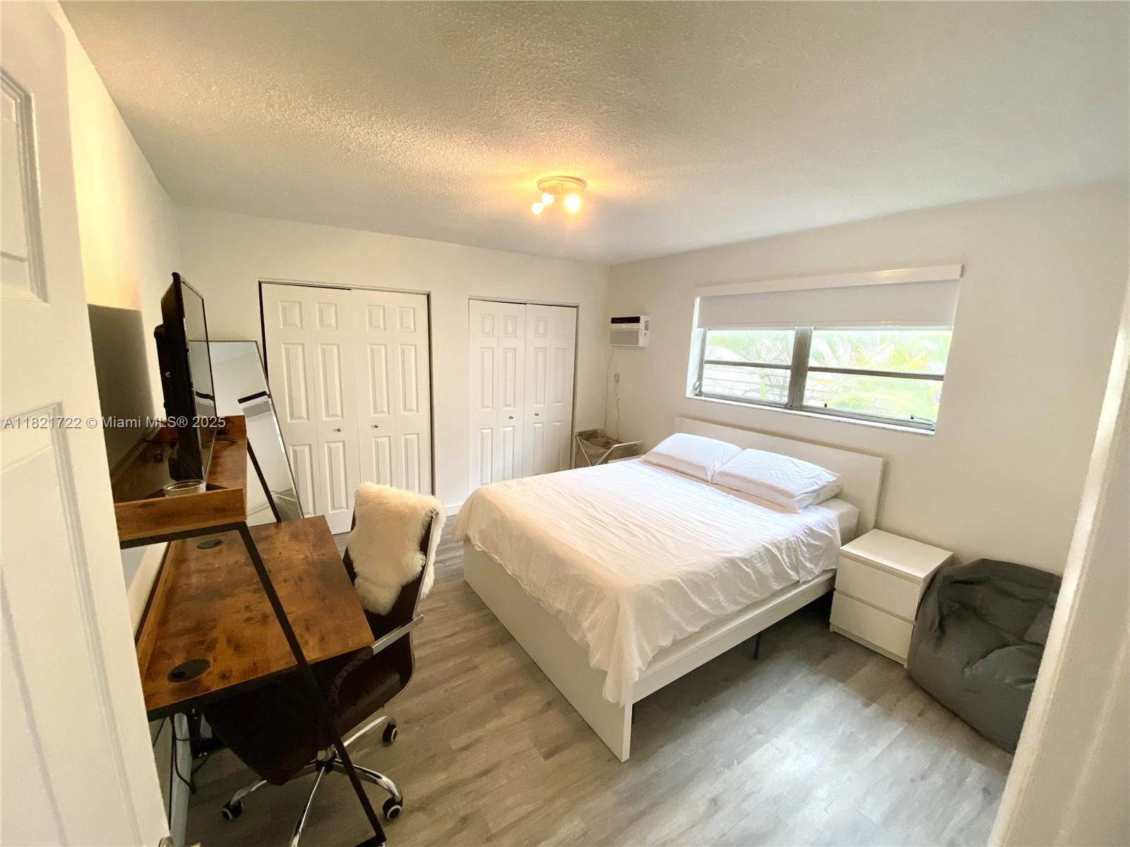 734 Meridian Ave # 4R