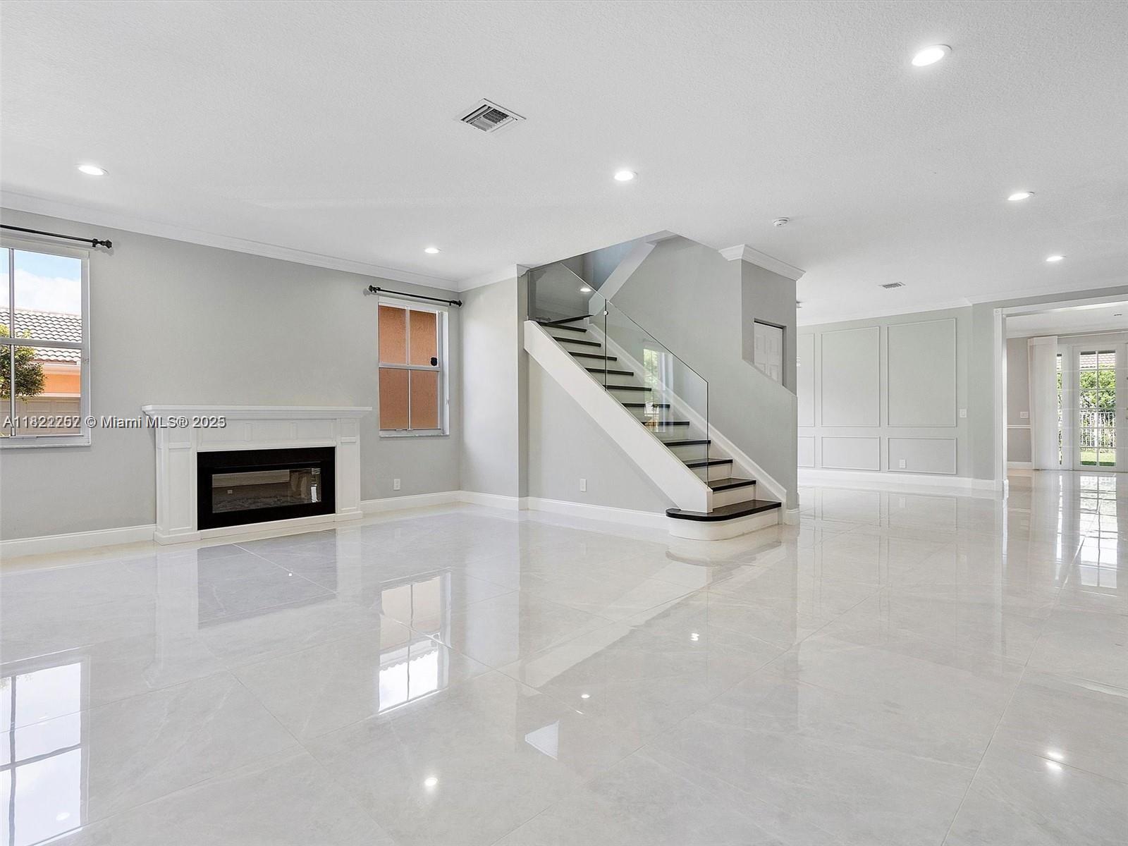 1175 Peregrine Way