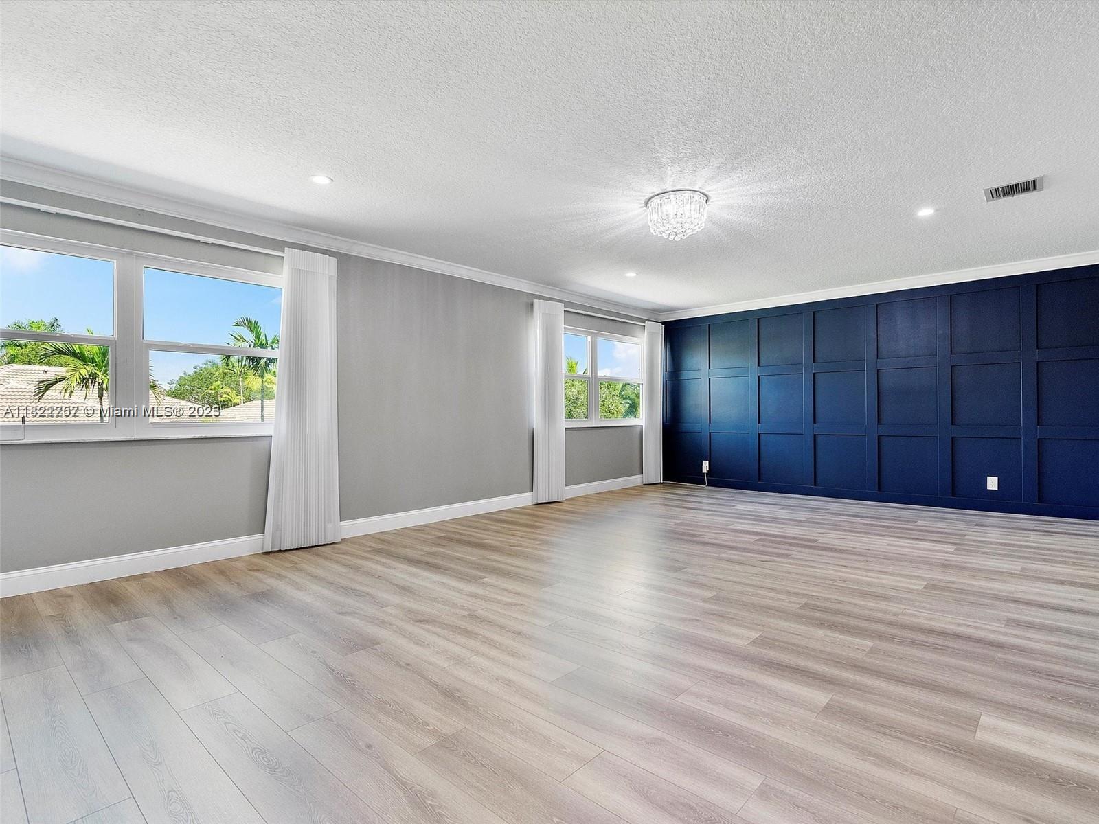 1175 Peregrine Way