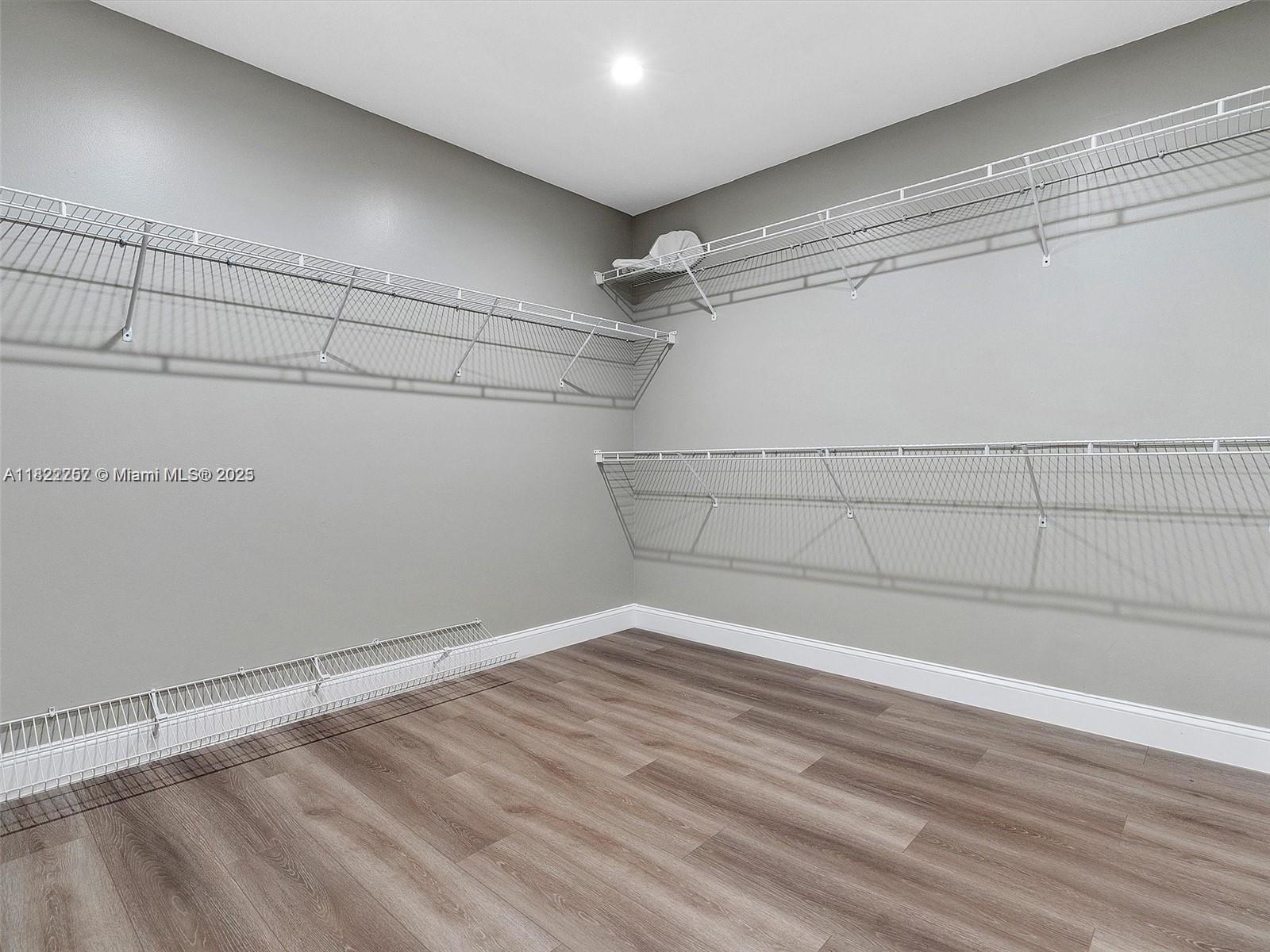 1175 Peregrine Way
