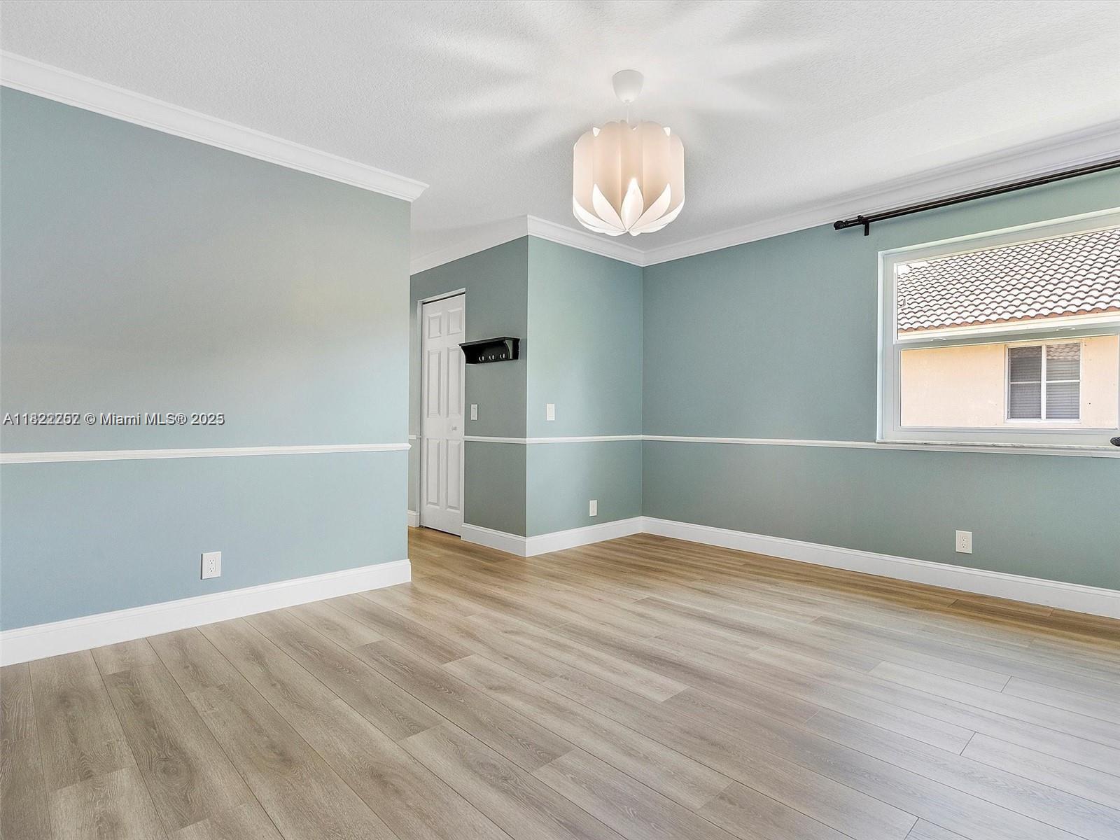 1175 Peregrine Way