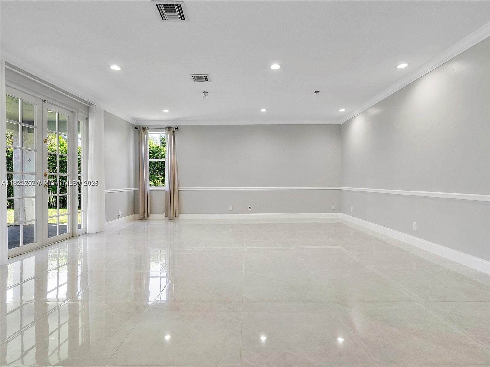 1175 Peregrine Way