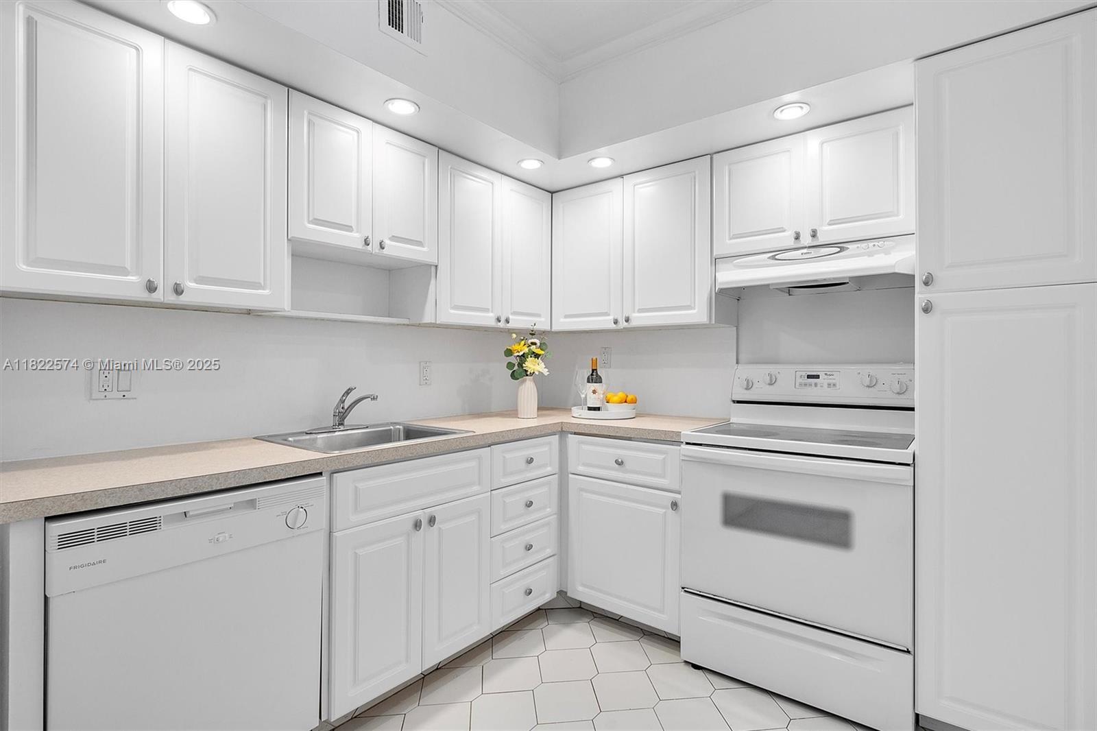 1965 S Ocean Dr # 6Q