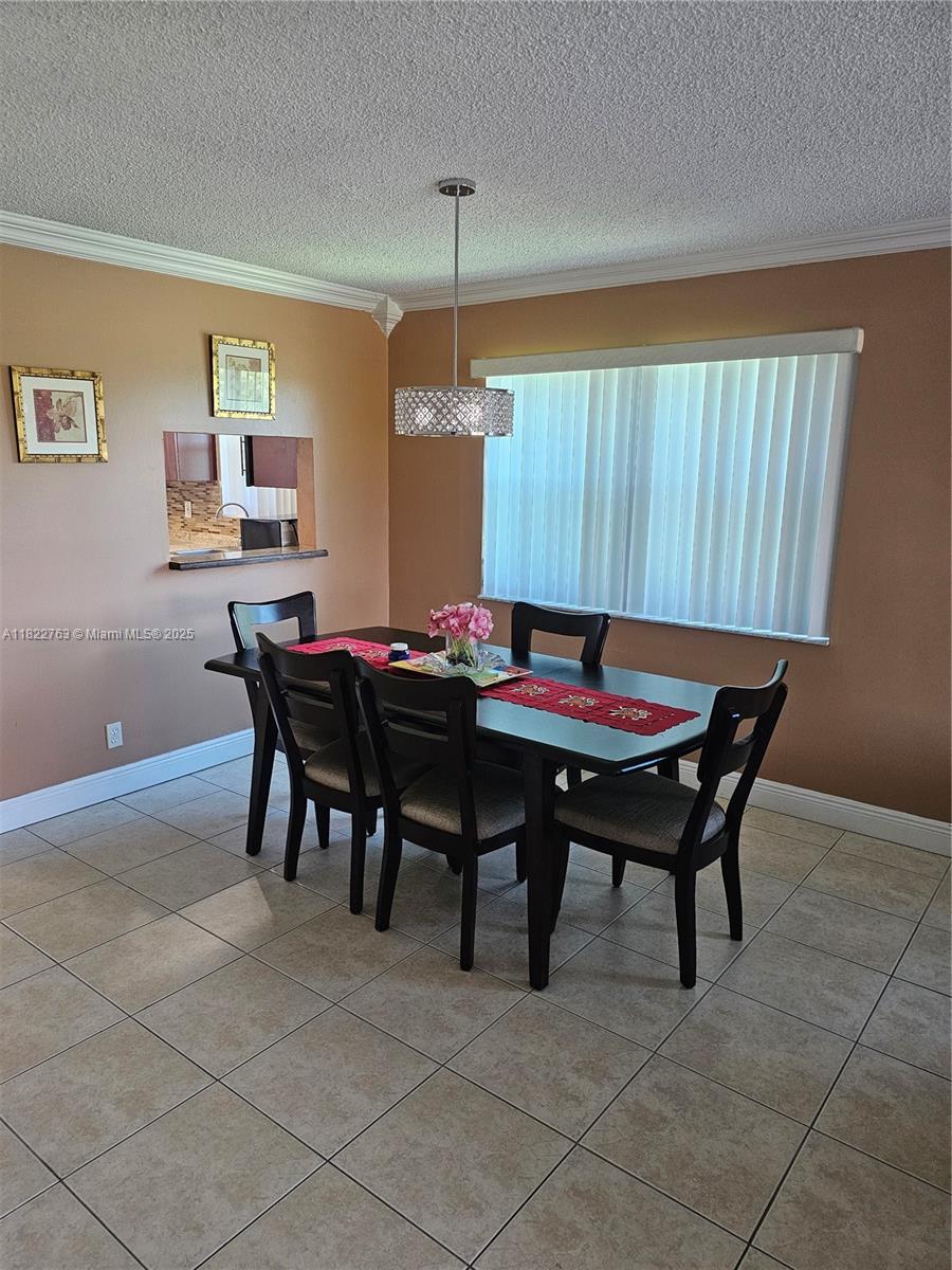 3551 Inverrary Dr # 304