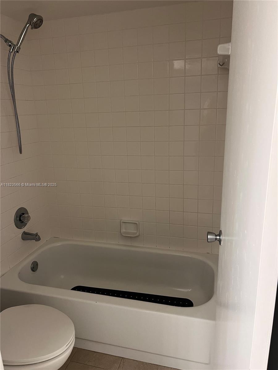 1901 Bermuda Cir # F1