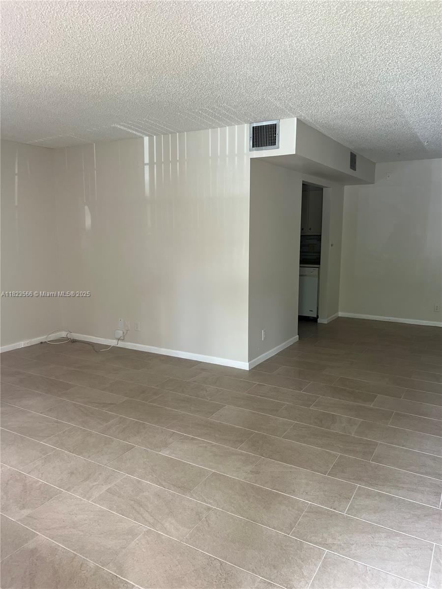 1901 Bermuda Cir # F1