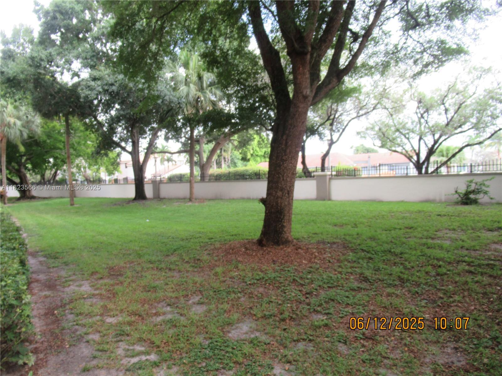 1901 Bermuda Cir # F1