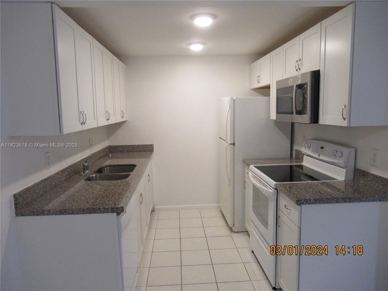 2405 Antigua Cir # J1