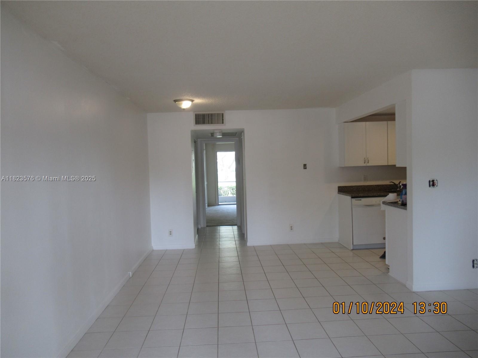 2405 Antigua Cir # J1