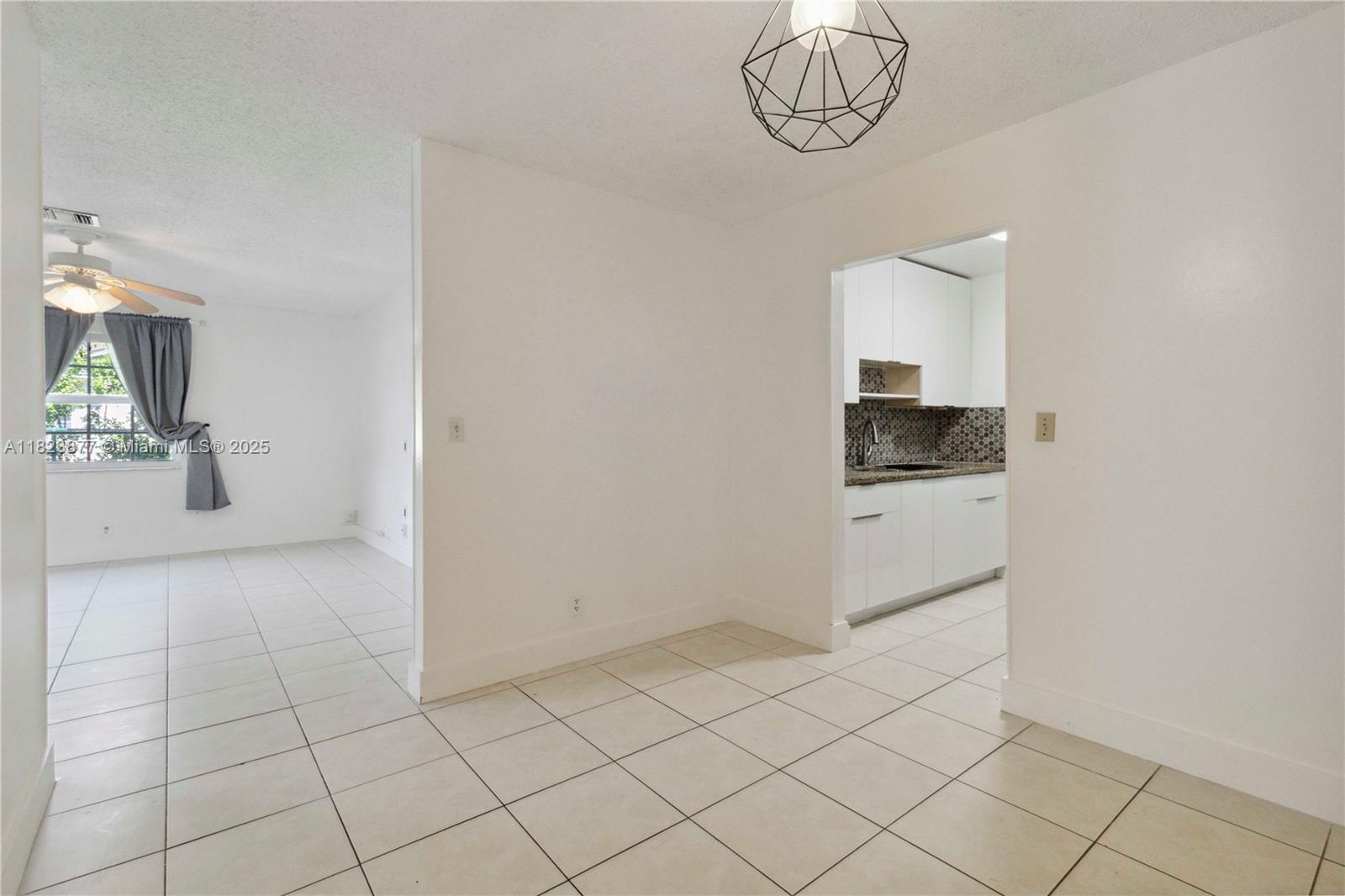 11301 NW 39th St