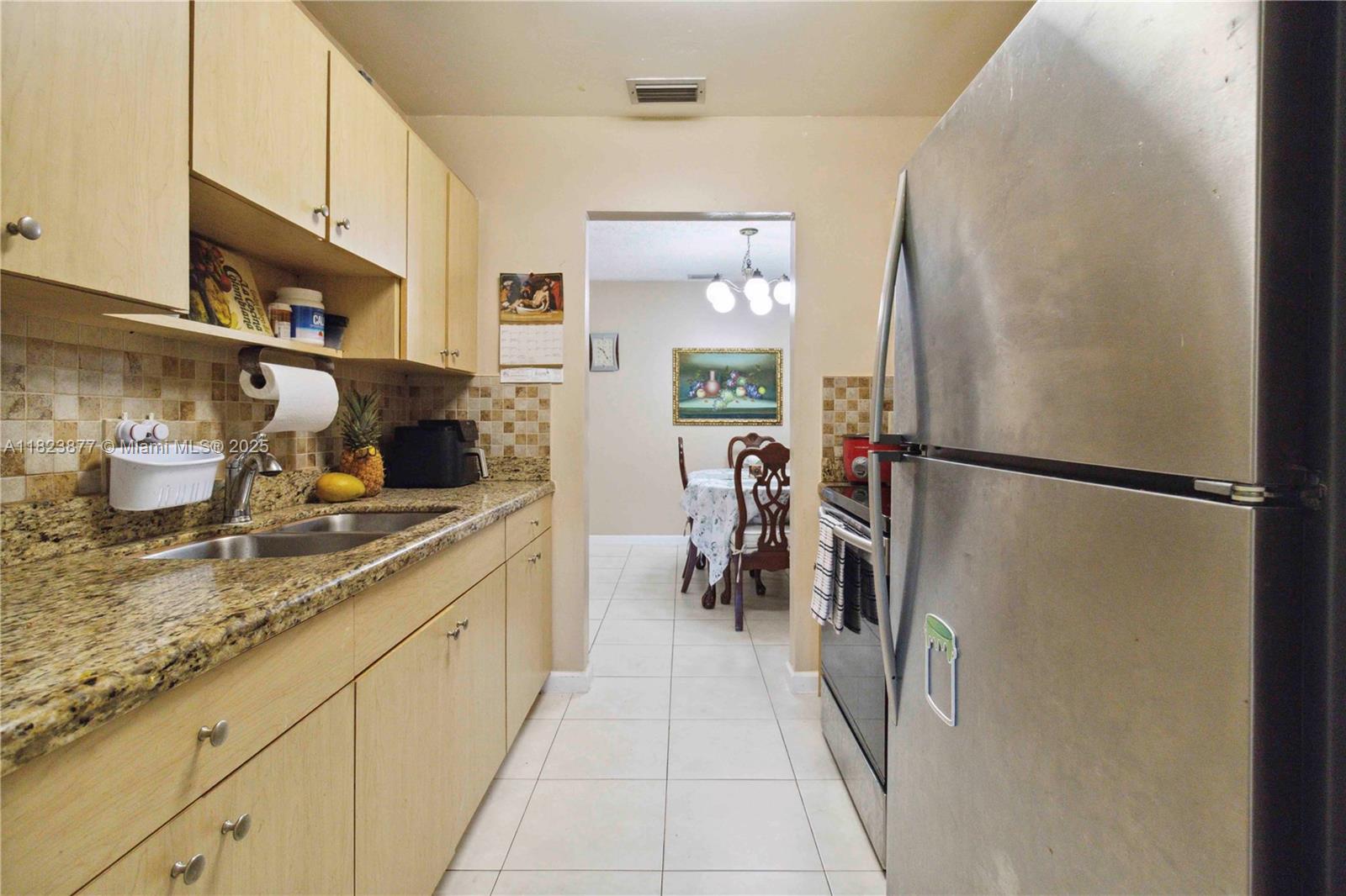 11301 NW 39th St