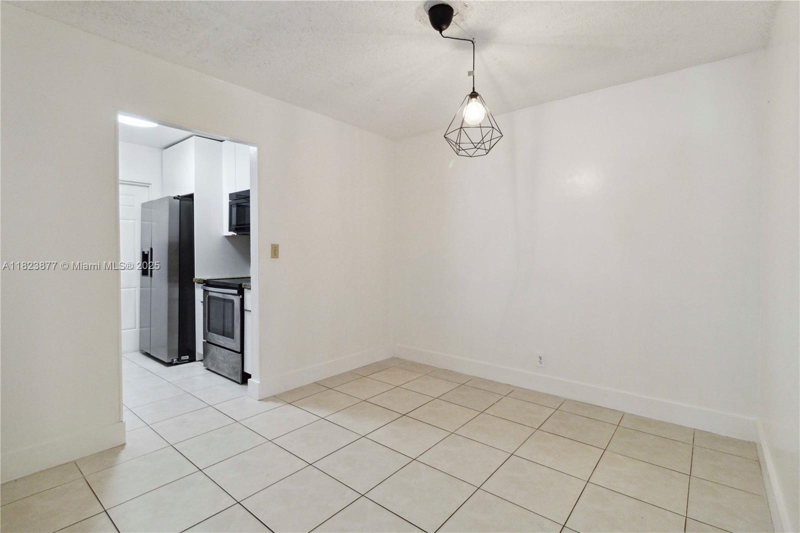 11301 NW 39th St
