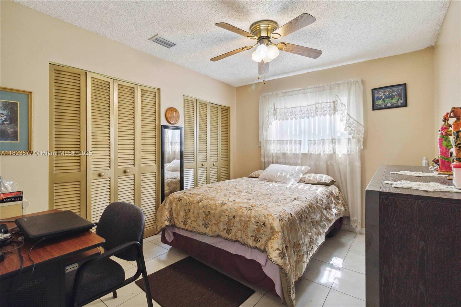 11301 NW 39th St