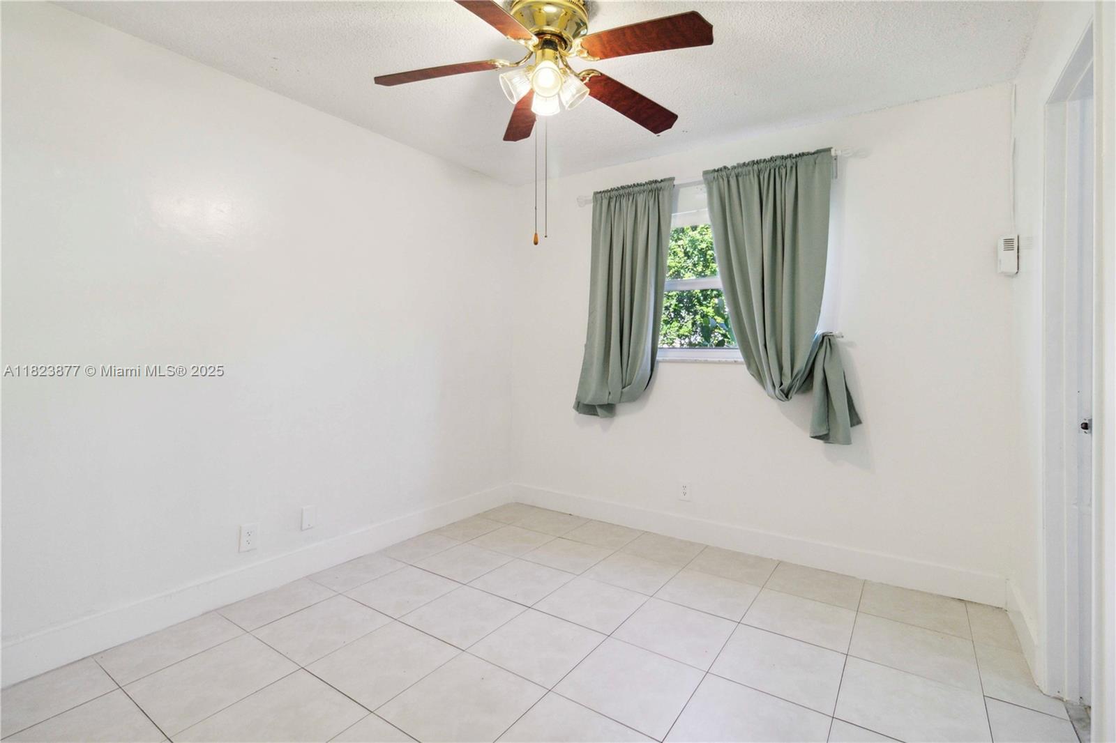 11301 NW 39th St