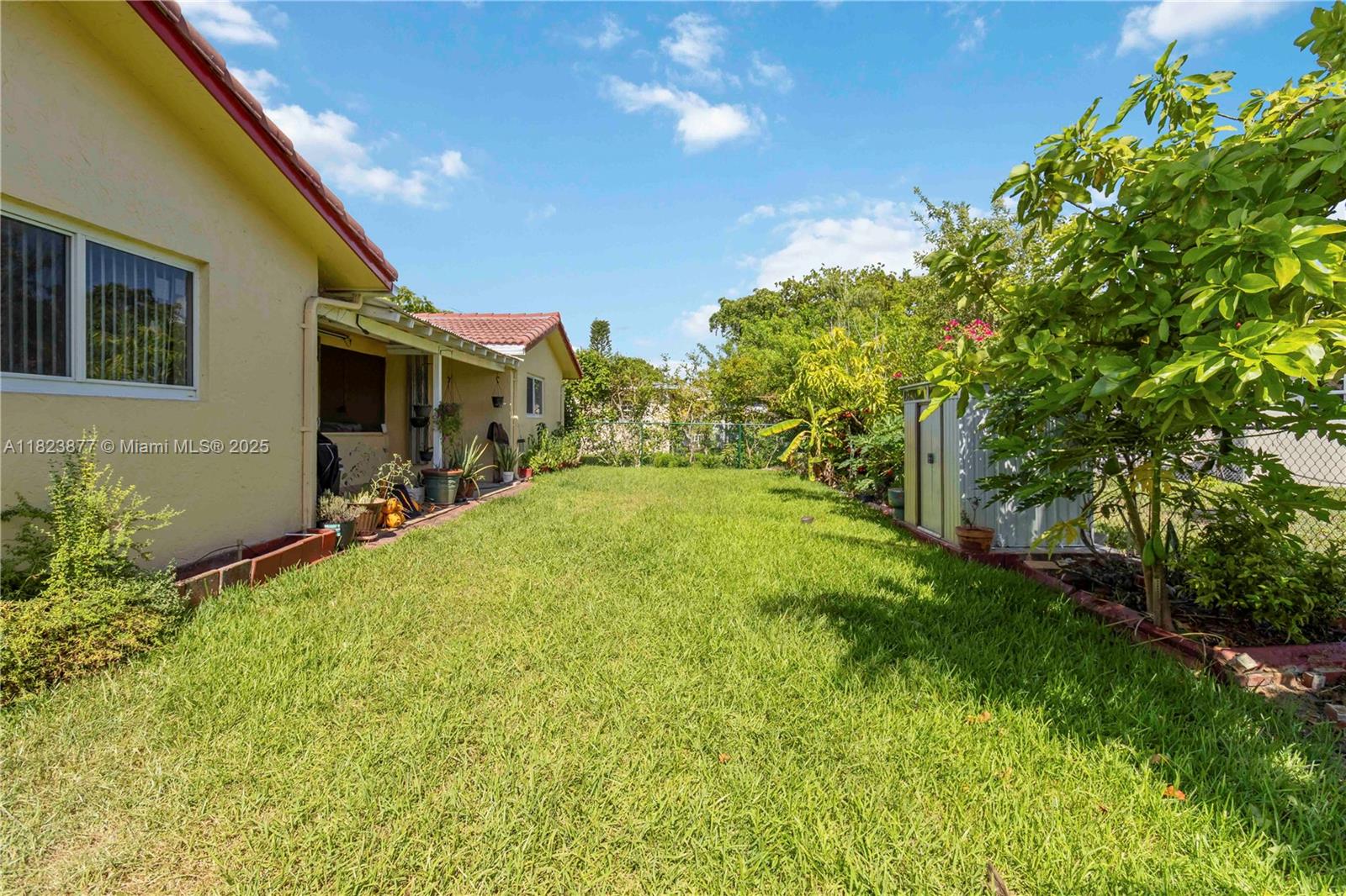 11301 NW 39th St