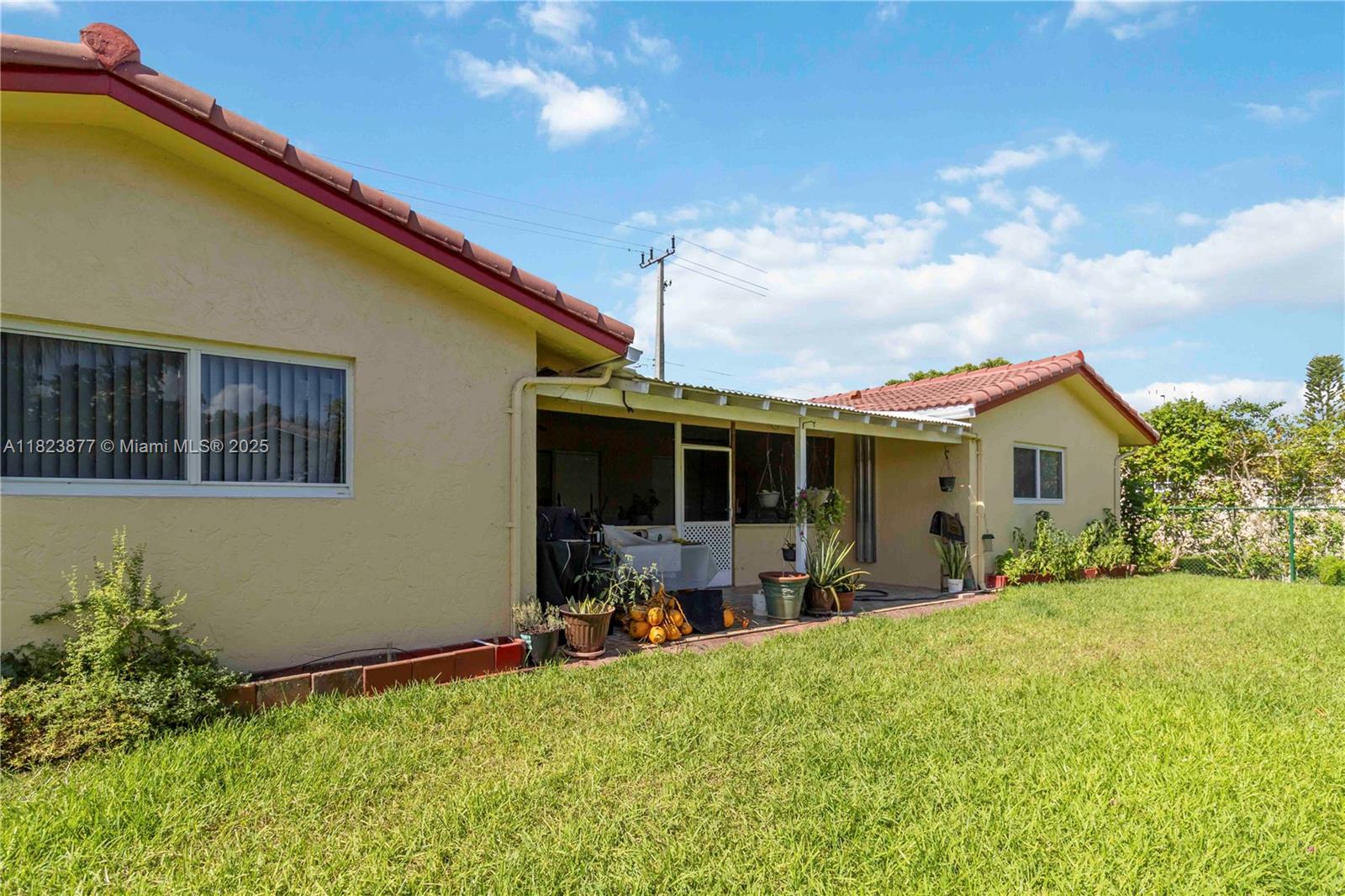 11301 NW 39th St