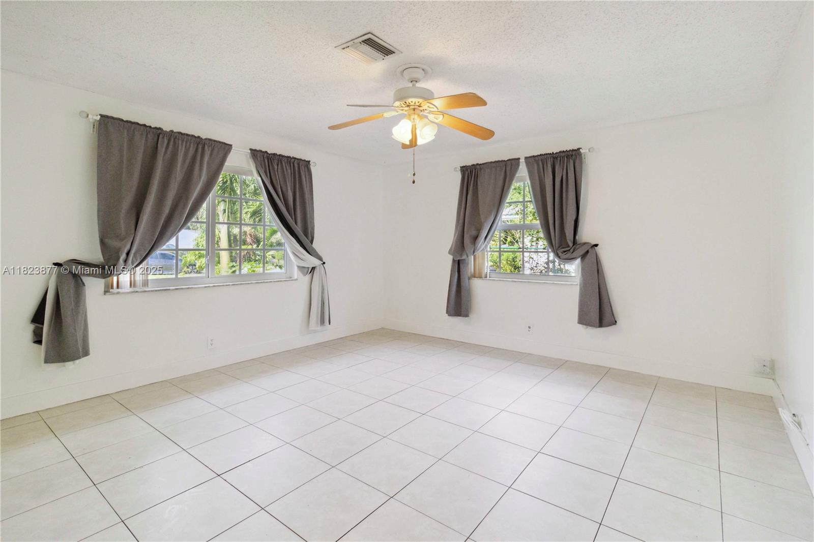11301 NW 39th St