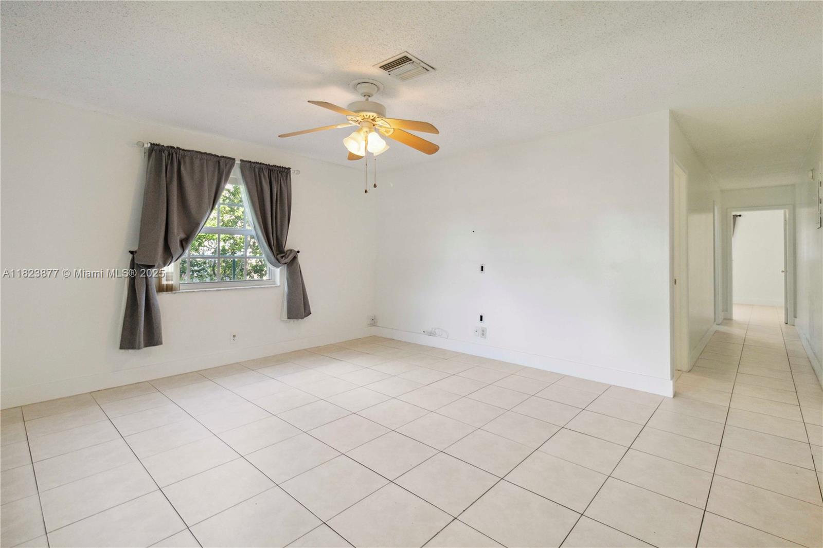 11301 NW 39th St