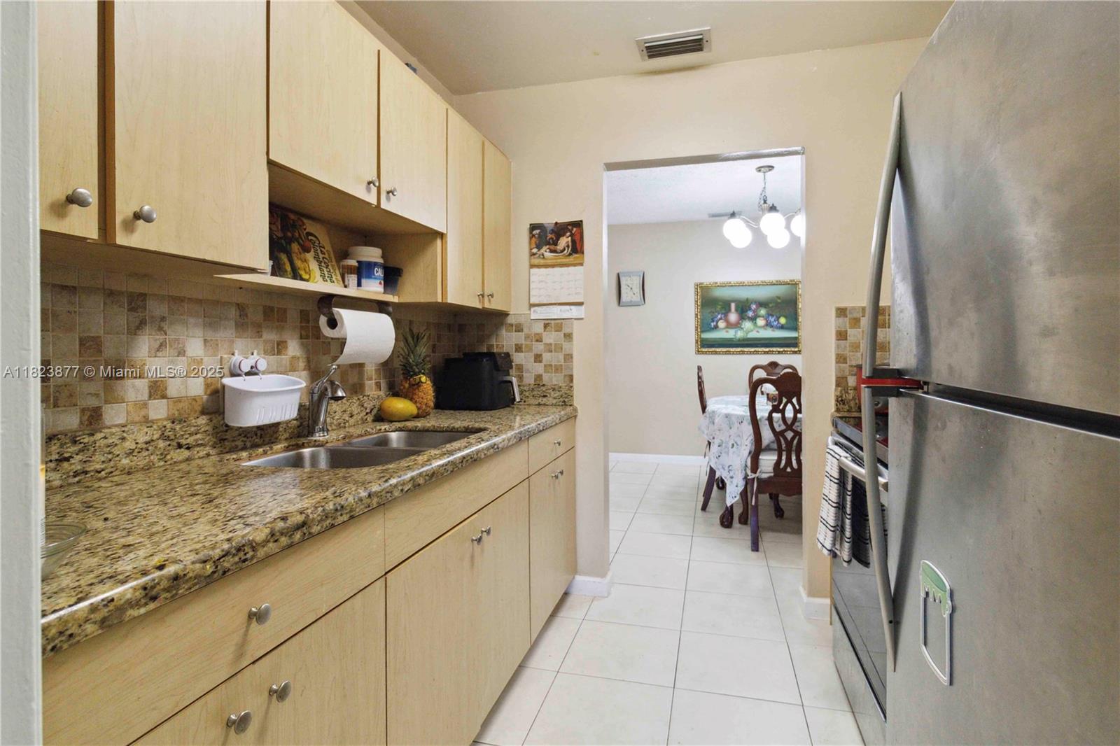 11301 NW 39th St