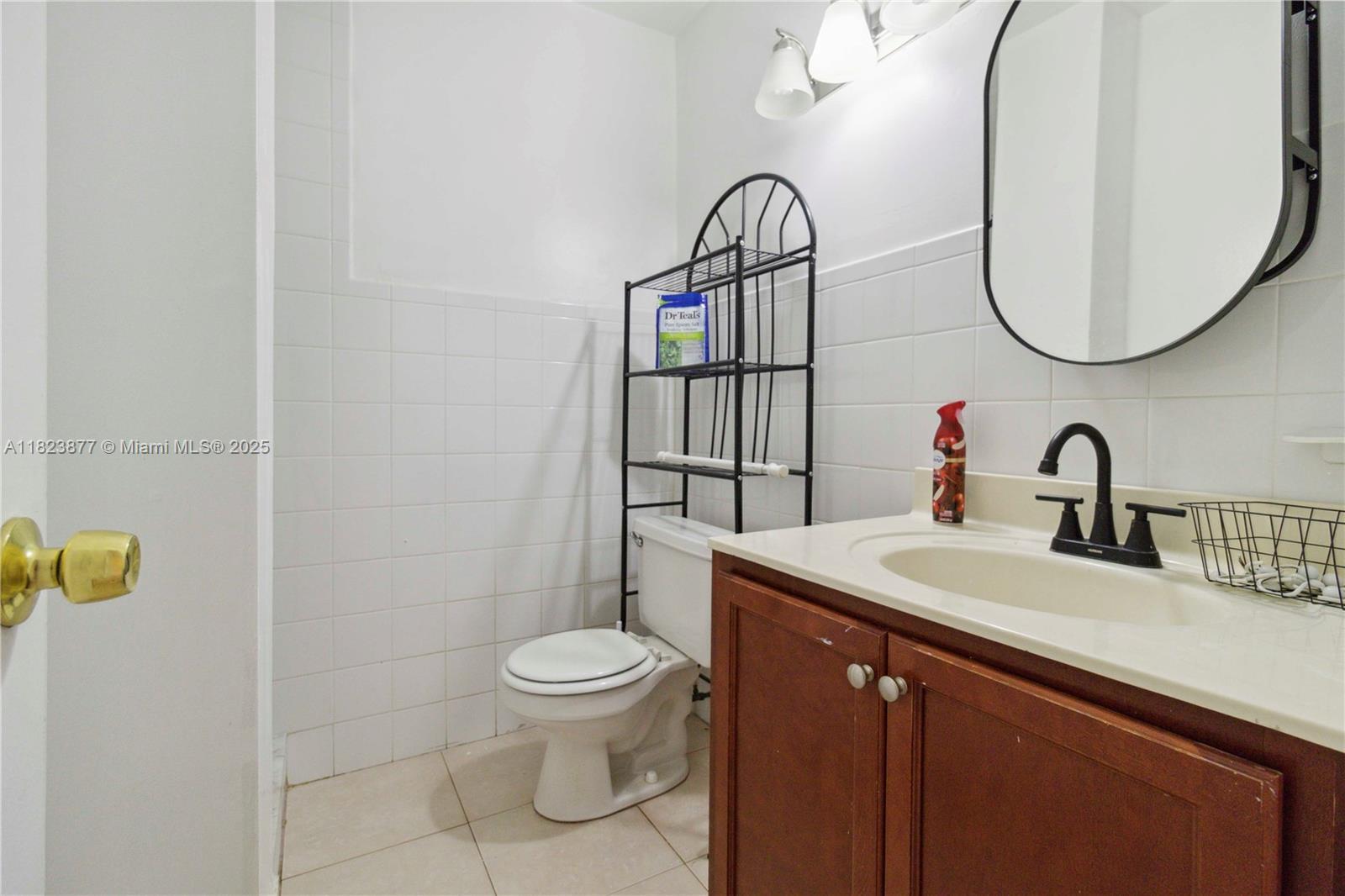 11301 NW 39th St
