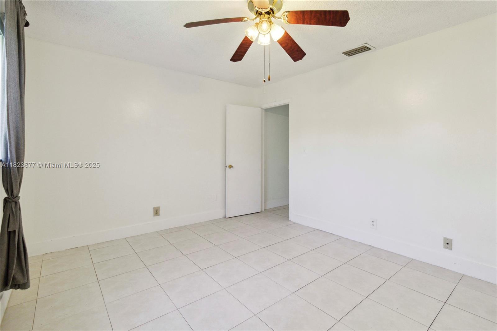 11301 NW 39th St