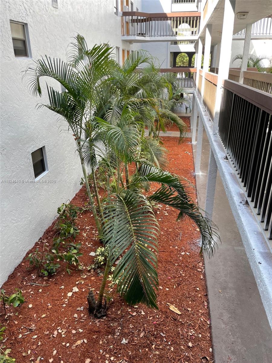 1750 N Congress Ave # 401