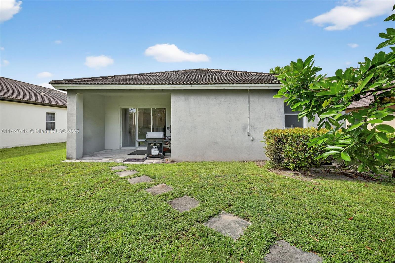 7095 E Tropical Way