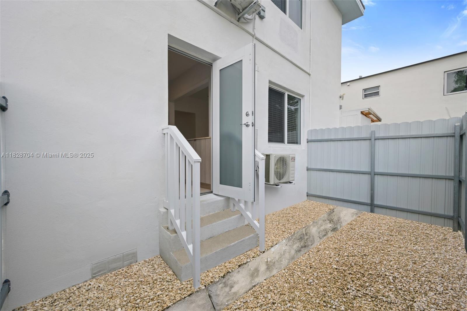 550 NE 82nd Ter # 4