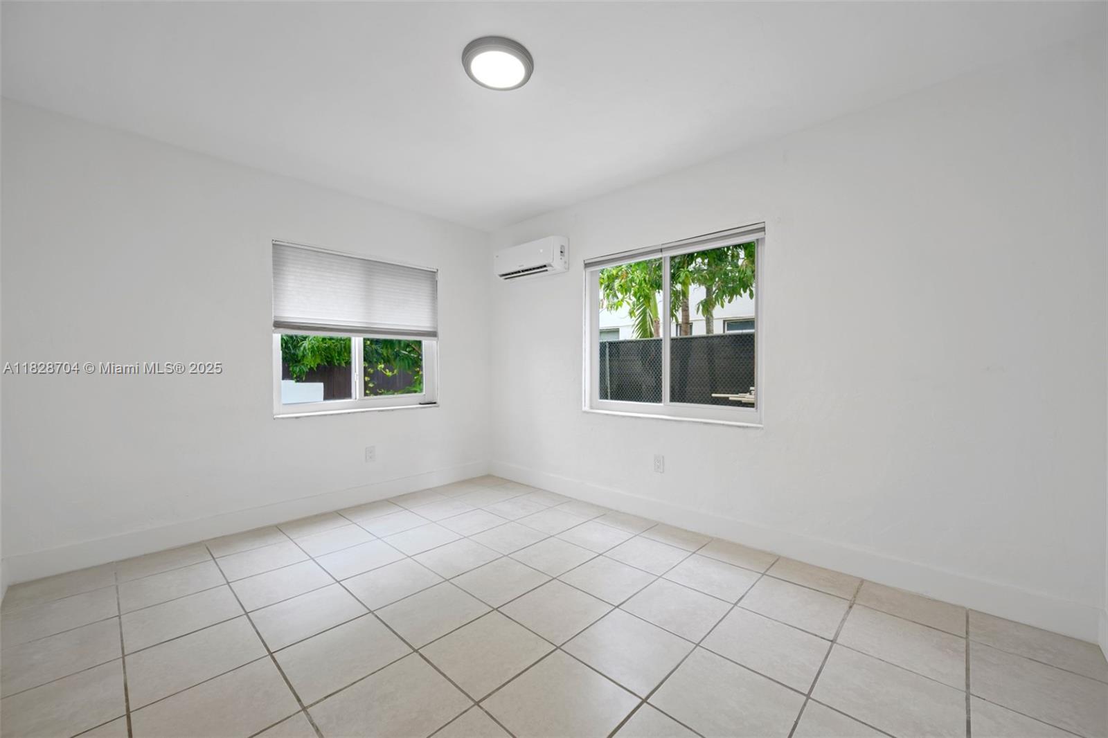 550 NE 82nd Ter # 4