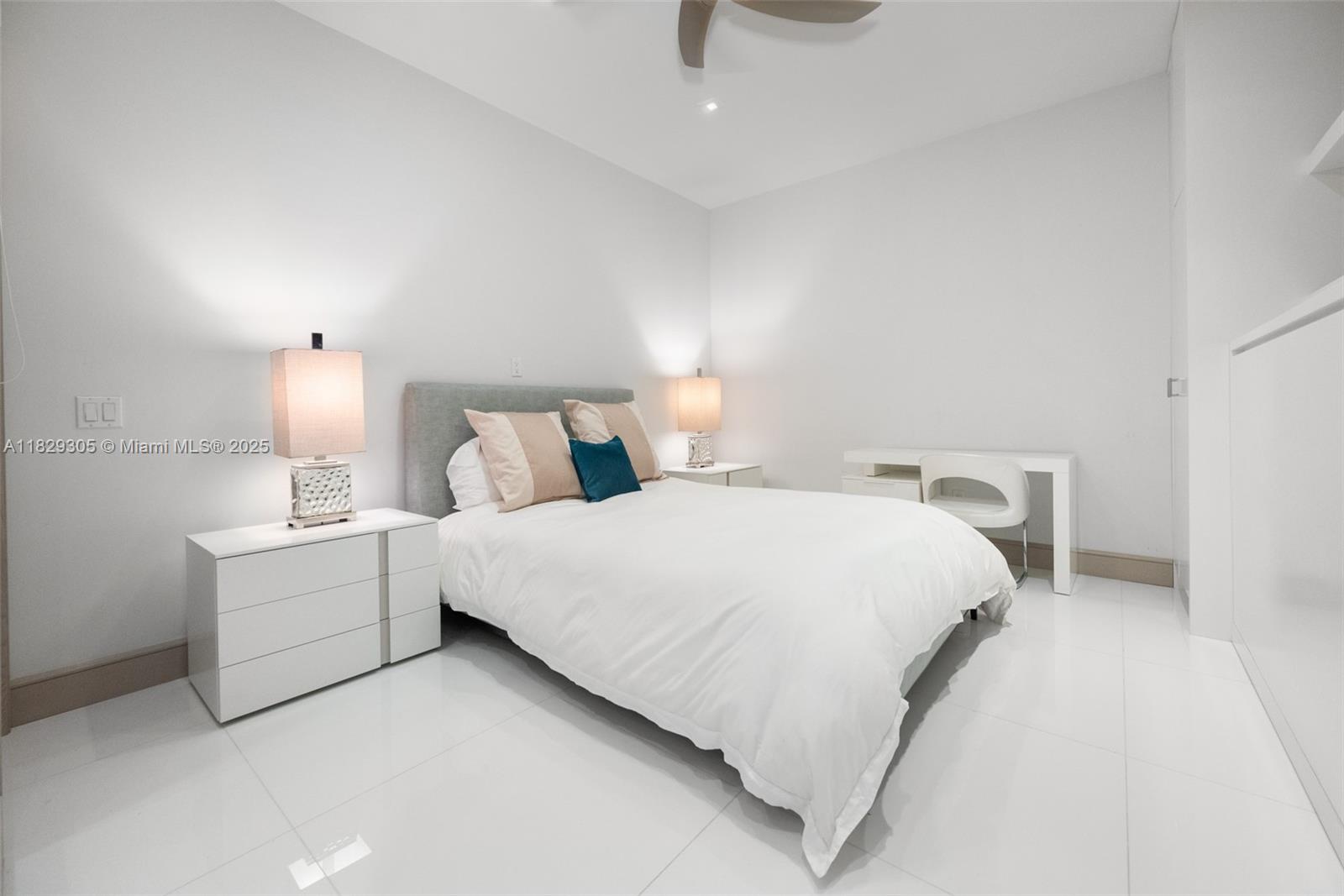 9703 Collins Ave Unit: PH12