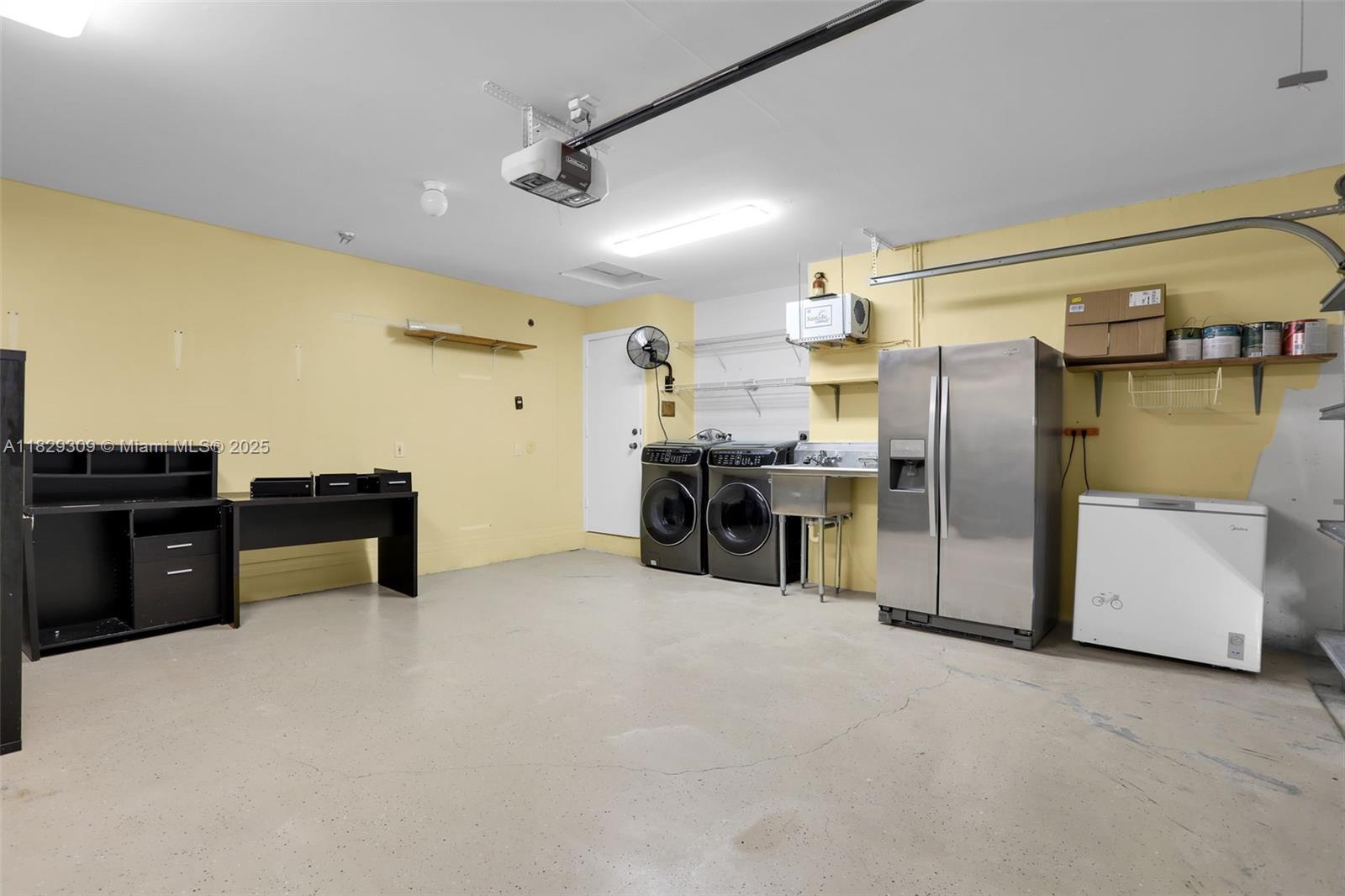 1153 Areca Way