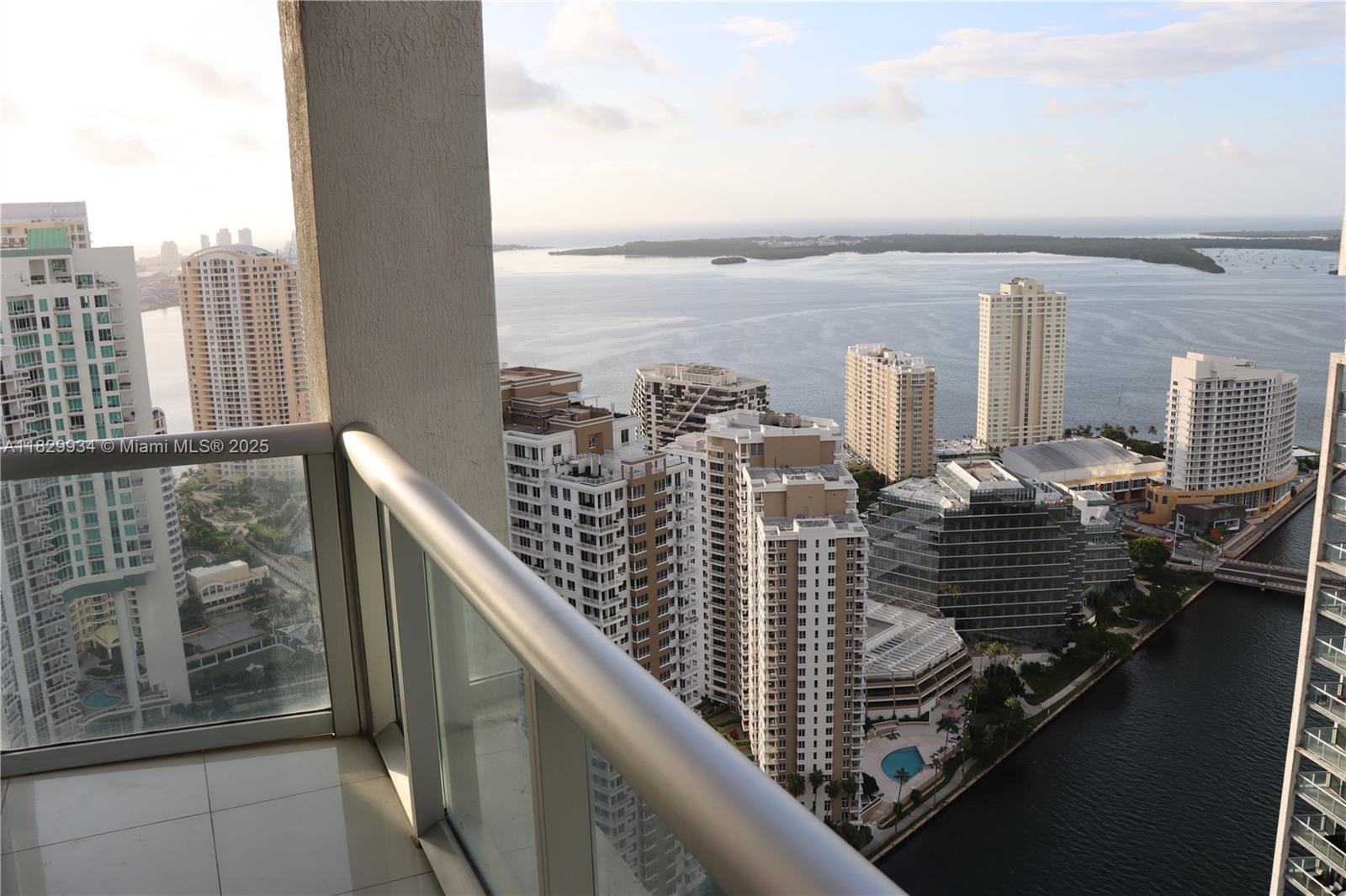 475 Brickell Ave # 4207