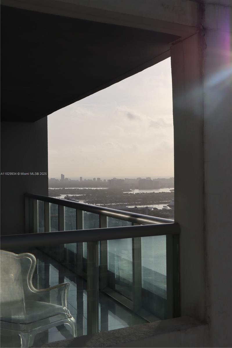 475 Brickell Ave # 4207