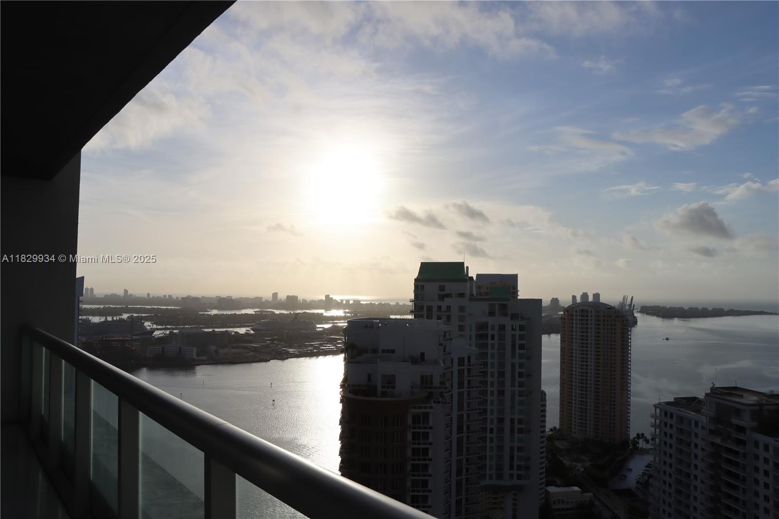475 Brickell Ave # 4207