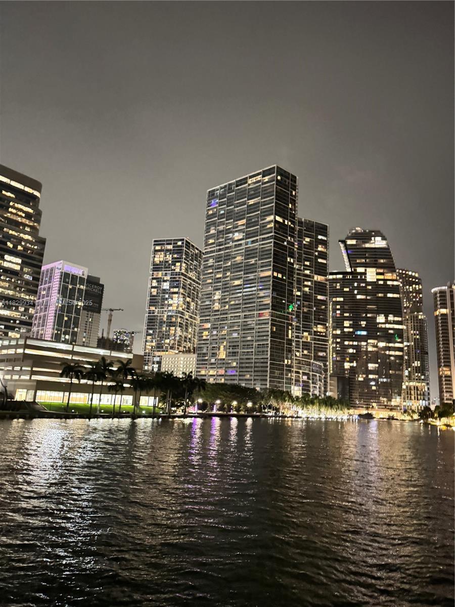 475 Brickell Ave # 4207