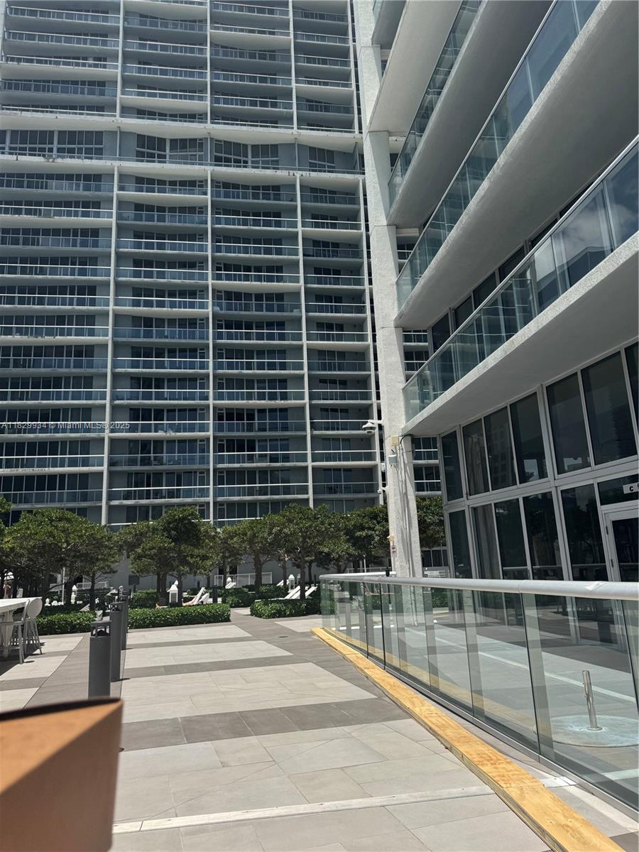 475 Brickell Ave # 4207