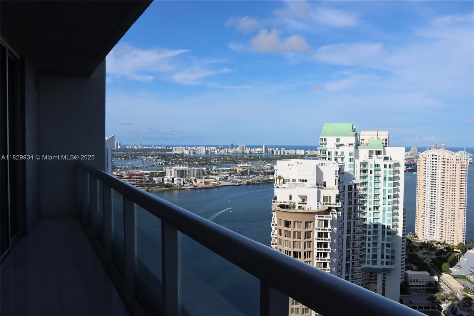 475 Brickell Ave # 4207