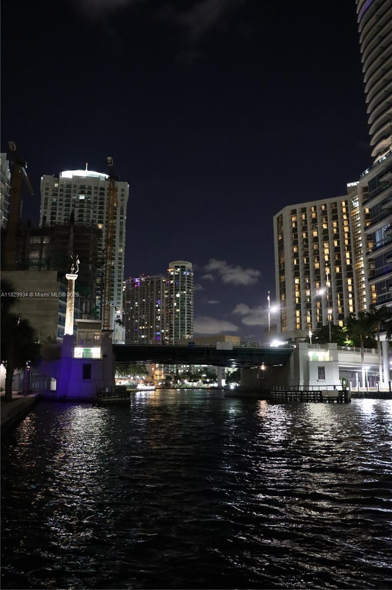 475 Brickell Ave # 4207