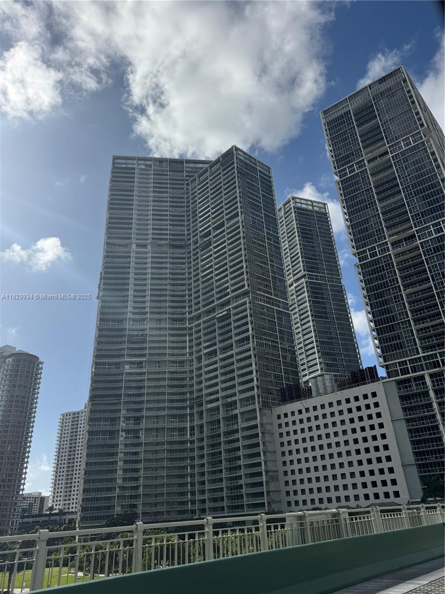475 Brickell Ave # 4207