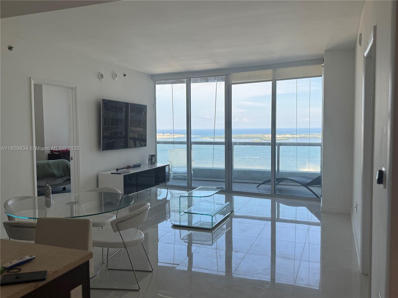 475 Brickell Ave # 4207