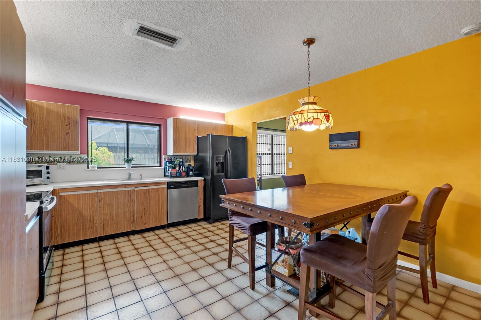 6740 NW 45th St