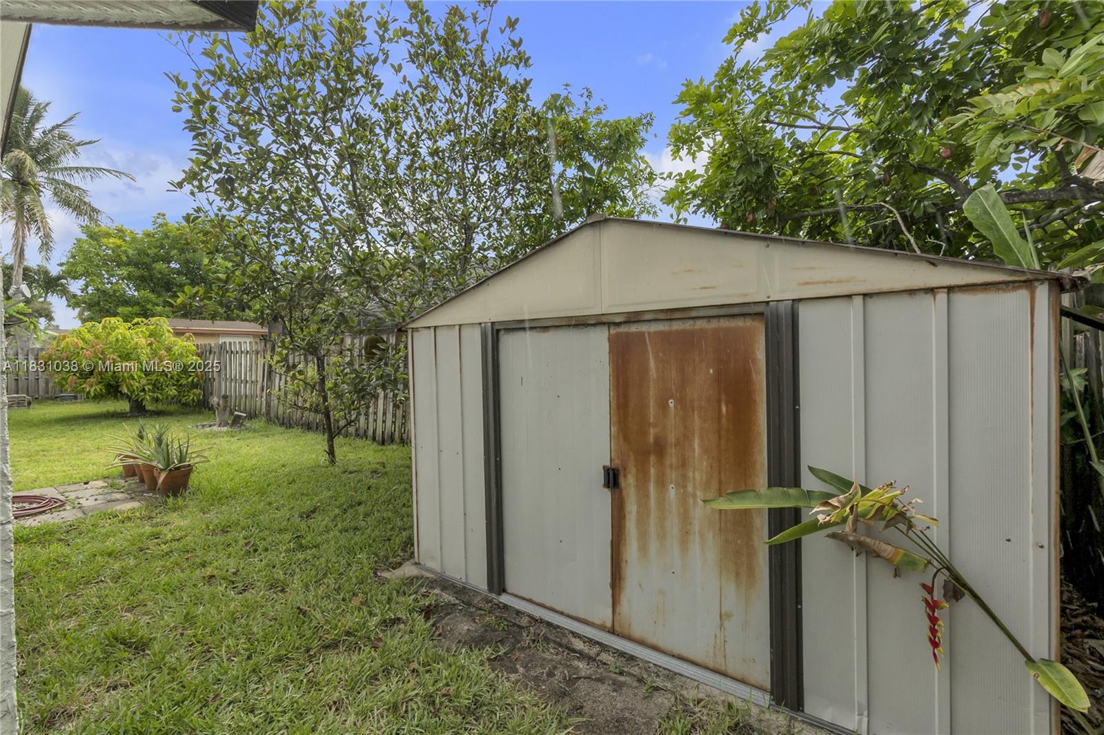 6740 NW 45th St