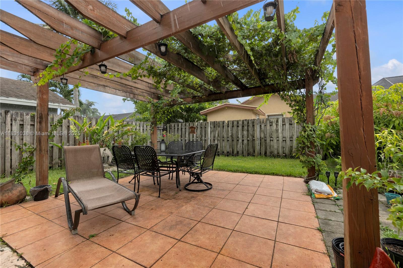 6740 NW 45th St