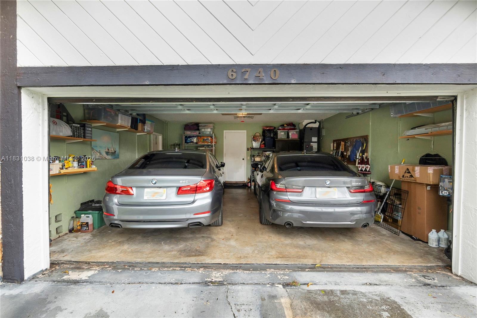6740 NW 45th St